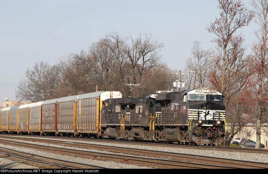 NS 8084 leads train 214 northbound